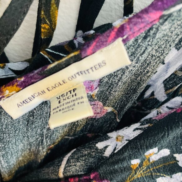 American eagle black and floral jumpsuit - Picture 2 of 3